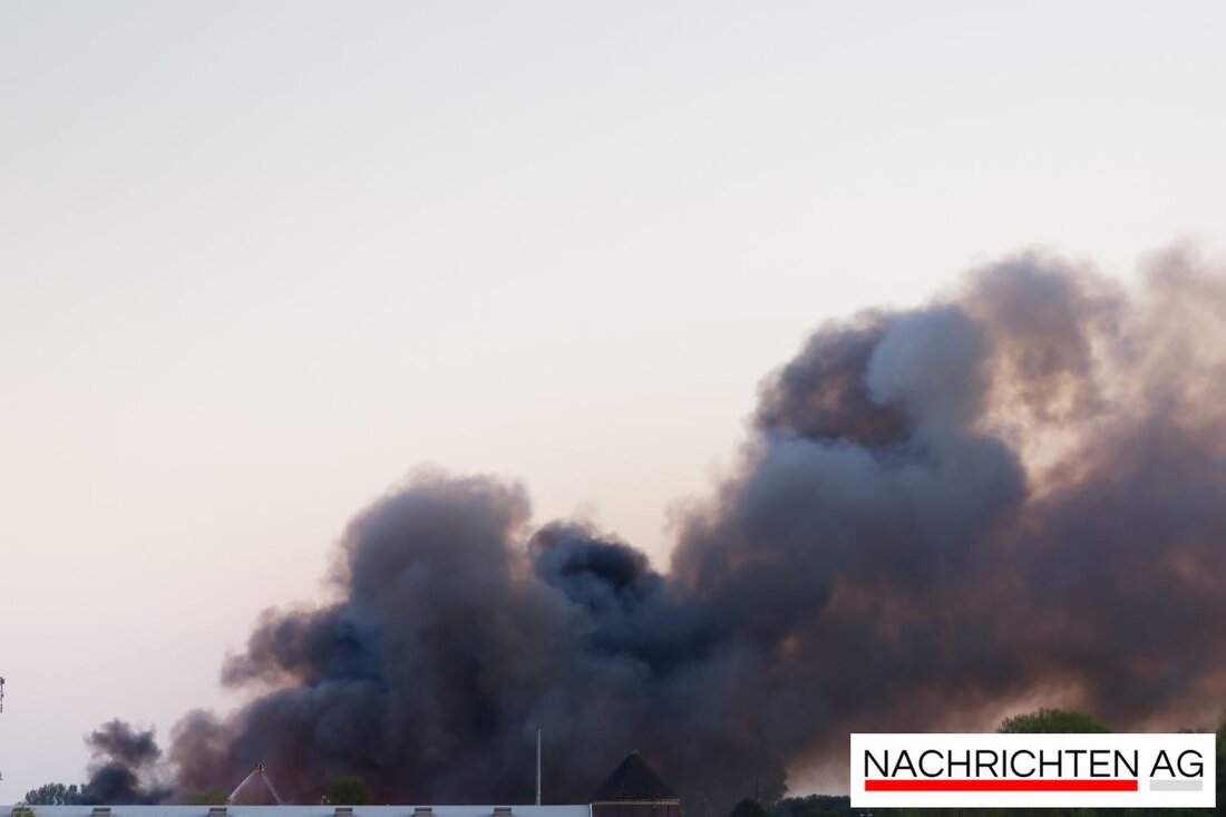 Großbrand in Villingen-Schwenningen: Mehrere Gebäude in der Altstadt betroffen, Feuerwehr im Einsatz, zahlreiche Verletzte.